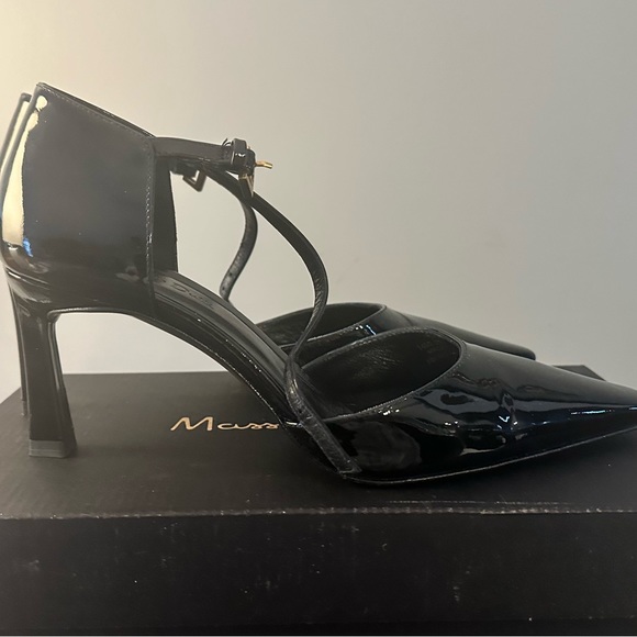 Beautiful shoes that go with every outfit. - Picture 3 of 5